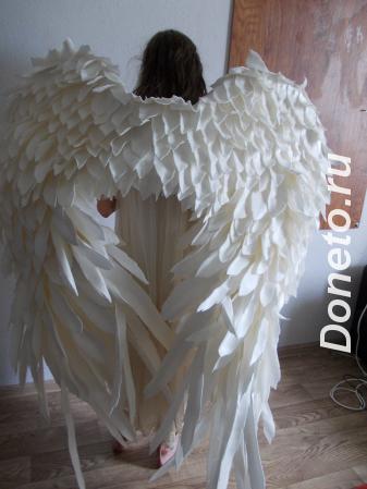 Самара. Белые крылья ангелов в Самаре для красивой видеосъемки. Образ  ...